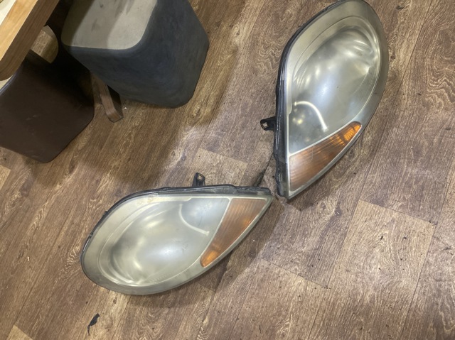 Фара передня права 8200701353 RENAULT