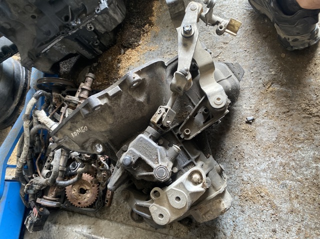 Коробка швидкостей механіка 90400209 OPEL