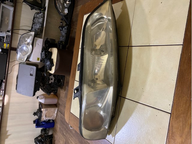 Права блок фара 90586845 OPEL