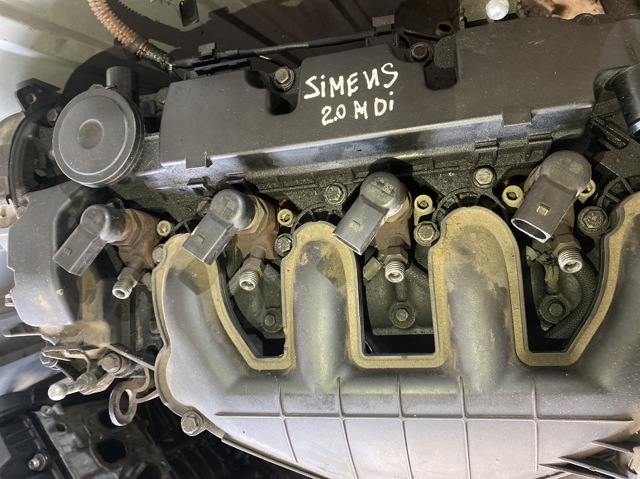 Форсунка вприску палива 9657144580 PEUGEOT