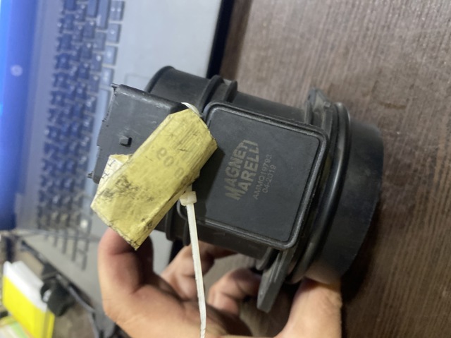 Датчик витрати повітря AMMQ19793 MAGNETI MARELLI