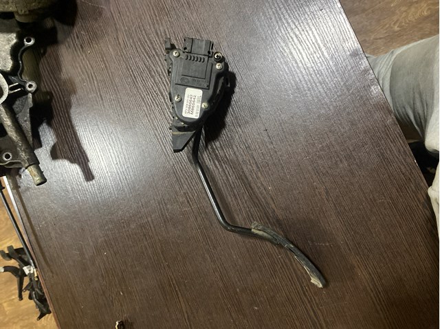 Підаль газу M865642 MITSUBISHI