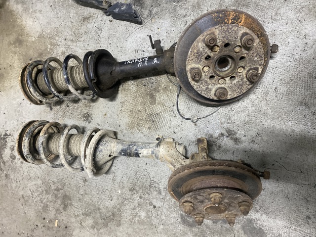 Цапфа поворотного кулака YC153K185AN FORD