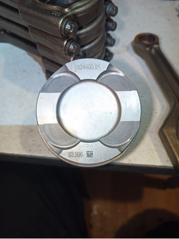 Поршень з пальцем без кілець, STD 11257624409 BMW