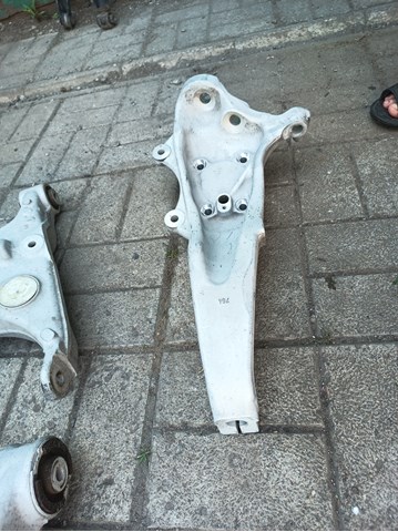 Вісь передня і поворотні кулаки 31216775770 BMW