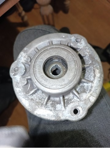 Опора стійки амортизатора заднього 33506787178 BMW