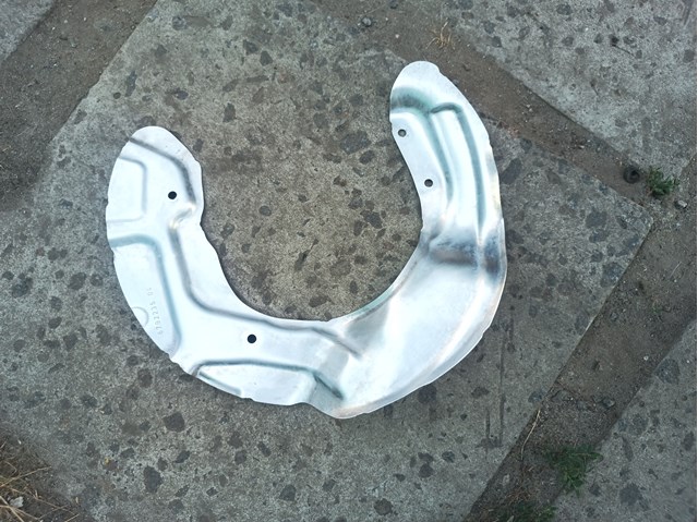 Кожух гальмівного диска 34116792235 BMW