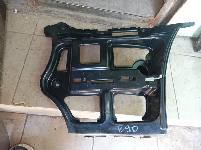Кронштейн бампера заднього, правий 51127058520 BMW