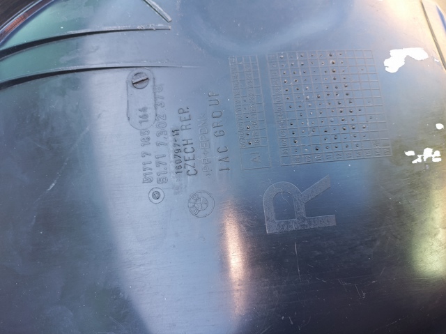 Підкрилок переднього крила, правий передній 51717185164 BMW