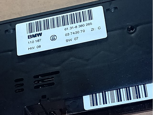 Блок кнопок центральної консолі 61318380265 BMW