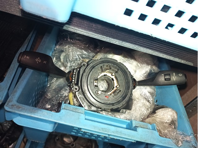 Перемикач підрульовий, в зборі 61319253757 BMW
