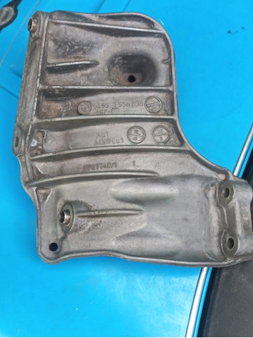 Кронштейн компресора кондиціонера 64557556836 BMW