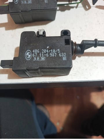 Лічинка замка паливного бака 67116987632 BMW
