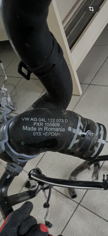 Водопровідна труба системи охолодження 04L122073D VAG