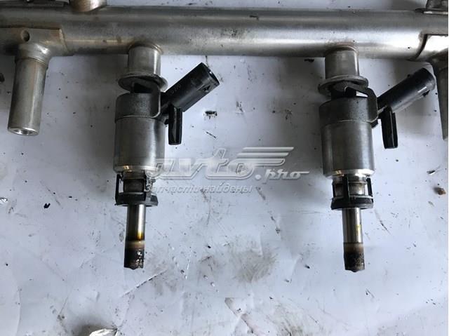 Кронштейт кріплення форсунки 06J133036B VAG