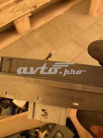 Блок кнопок центральної консолі 3AB927137A VAG