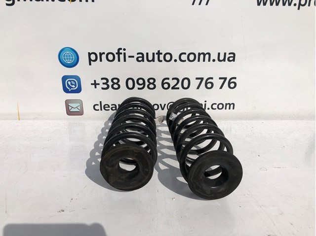 Пружина підвіски задня 561511115 VAG