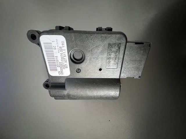 Мотор заслінки рециркуляції повітря 561907511C VAG