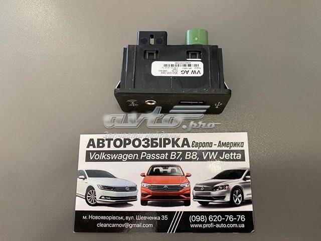 Зарядний пристрій USB 5G0035222 VAG