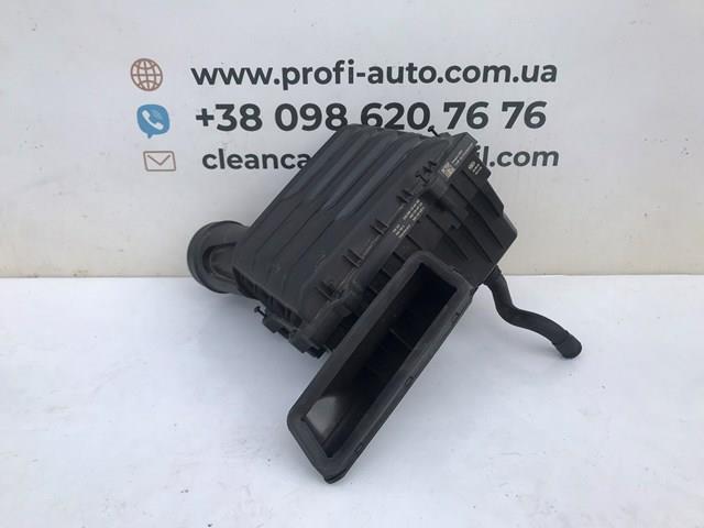 Корпус повітряного фільтра 5Q0129601BB VAG