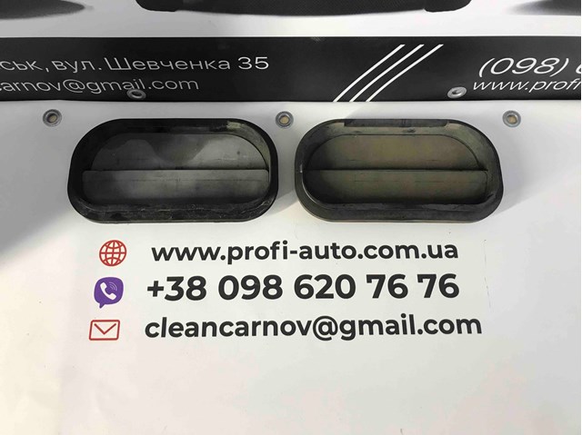 Люк заднього крила 6R0819465A VAG