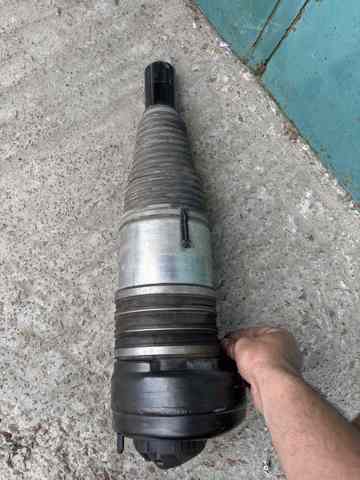 Стійка передня 4KE616039G VAG