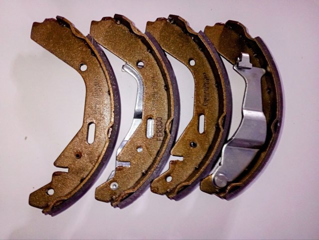 Колодки гальмівні задні, барабанні FSB4007 FERODO