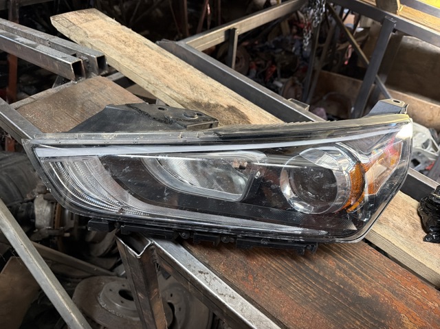 Основна фара - вставка 92102G2050T2S HYUNDAI
