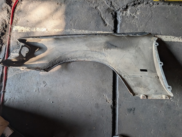 Переднє праве крило 1248805218 MERCEDES