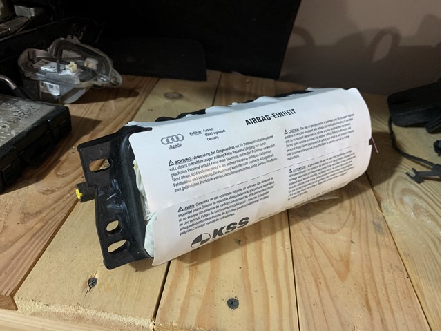 Подушка безпеки, пасажирська, AIRBAG 8R0880204B VAG