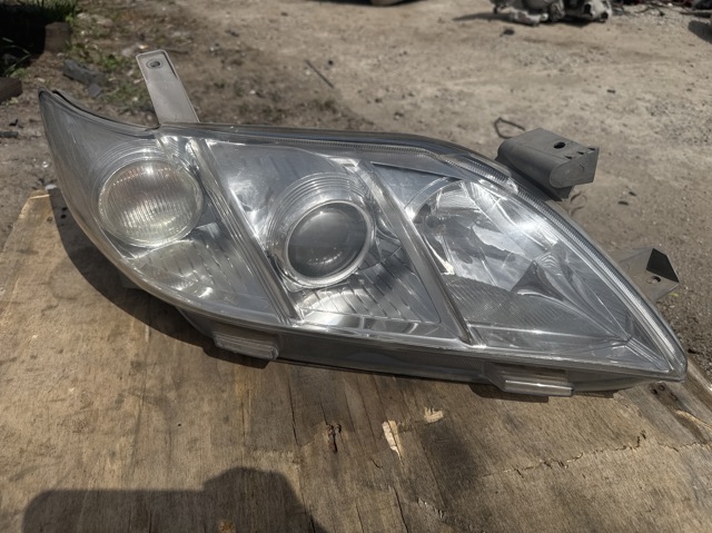Основна фара - вставка 8113033610 TOYOTA