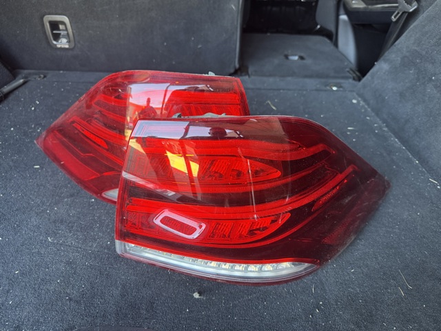 Задня ліва фара A1669065701 MERCEDES