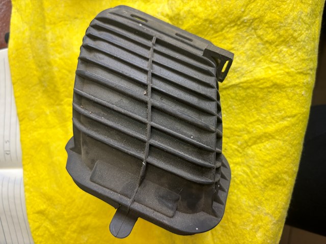 Повітроприймач 13717613156 BMW