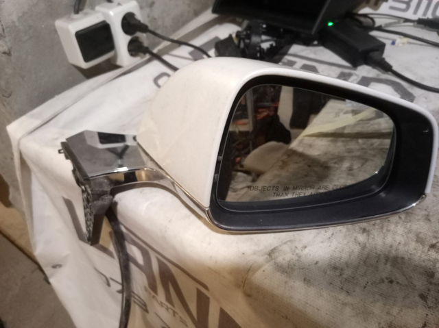 Праве бічне дзеркало Tesla Model X