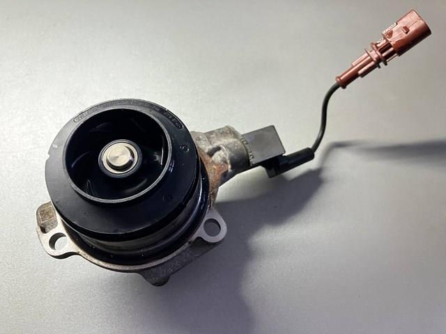 Насос охолоджуючої рідини 04L121011EX VAG