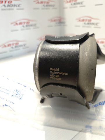 Сайлентблок нижнього переднього важеля TD763W DELPHI