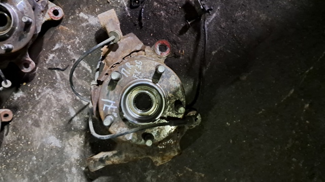 Підшипник в зборі з маточиною передній 40202CG110 NISSAN