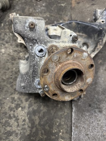 Цапфа поворотного кулака 4F0505434G VAG