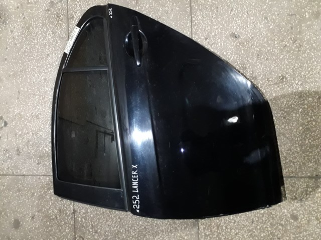 Куточок задніх лівих дверей 5740A017 MITSUBISHI