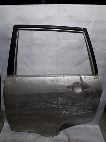 Двері задні 6700442050 TOYOTA