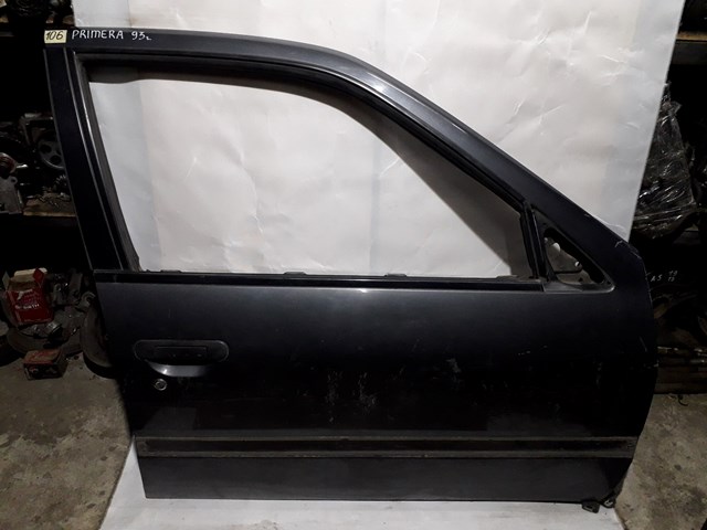 Пасажирські передні двері 8010090J30 NISSAN