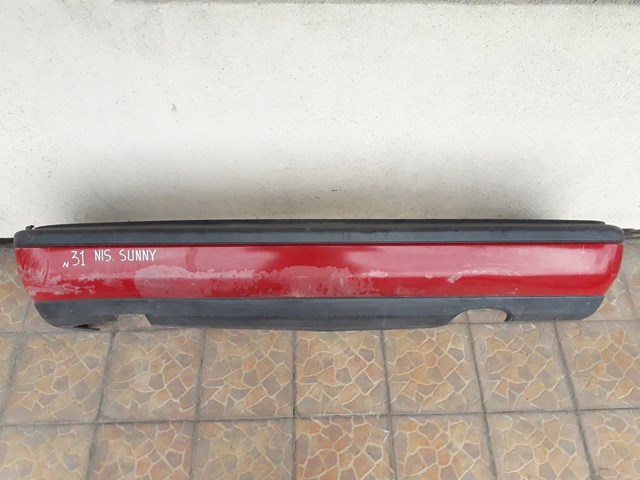 Бампер задній Nissan Sunny 1 B11