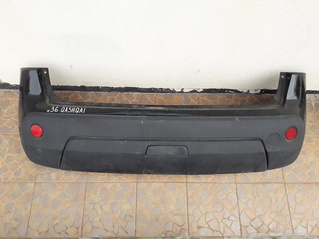 Буфер (бампер) задній 85022BR00H NISSAN