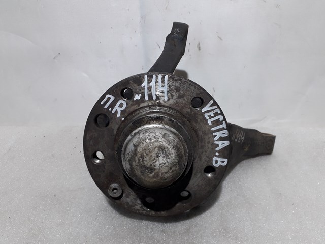 Цапфа поворотна права 90468578 OPEL