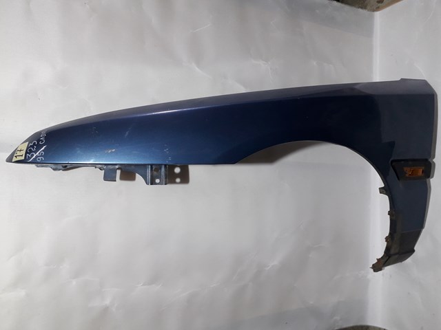 Крило переднє ліве Mazda 323 BG