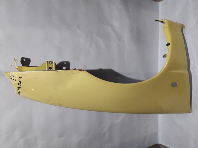 Переднє праве крило E01652110 MAZDA