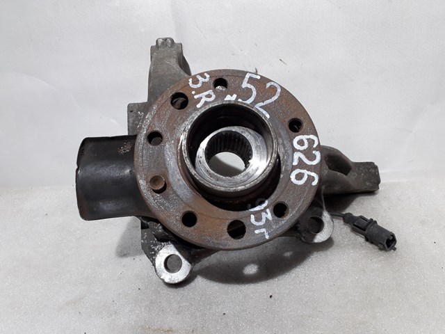 Кулак поворотний правий GA2G261A0A MAZDA