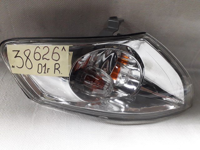Покажчики повороту (передні) GG3E51060B MAZDA