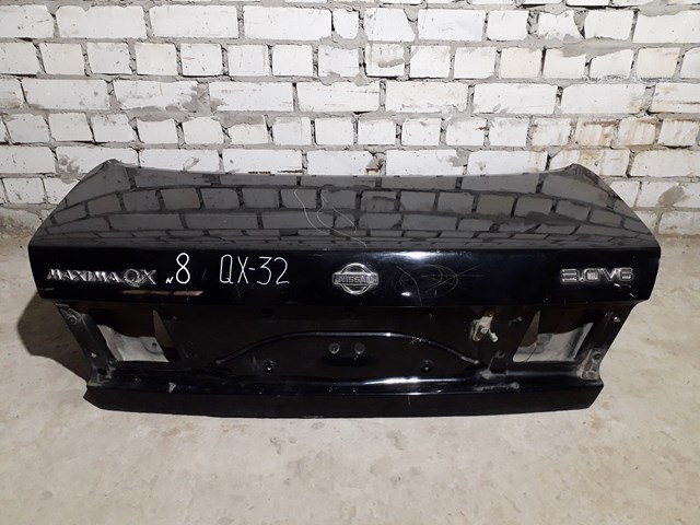 Кришка багажника кузова H430043UCM NISSAN