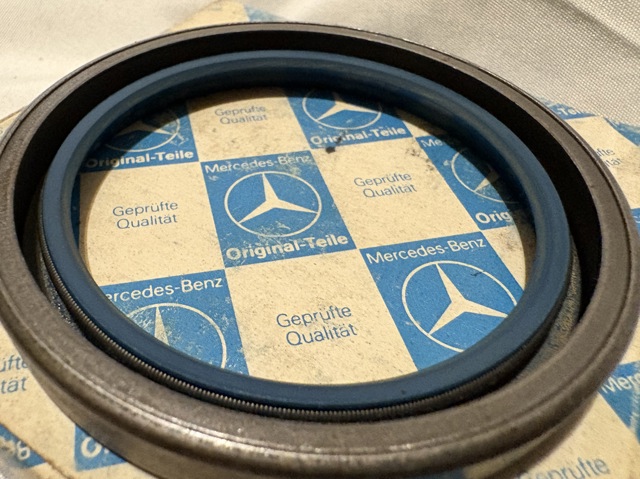 Сальник передньої маточини, внутрішній 0189973647 MERCEDES